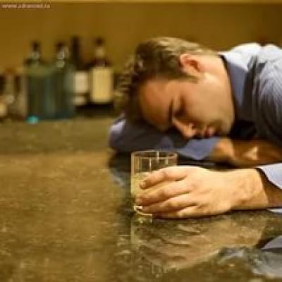 Признаци и симптоми на втория стадий на алкохолизма Как се нарича вторият стадий на алкохолизма?