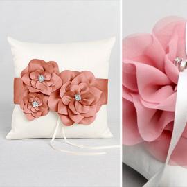 Wedding pillow for rings: design options and DIY master class